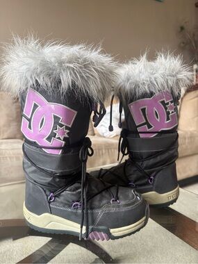 DC chalet boots